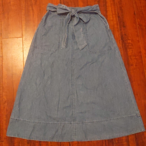 Universal Thread Denim Midi skirt with pockets - Picture 2 of 4